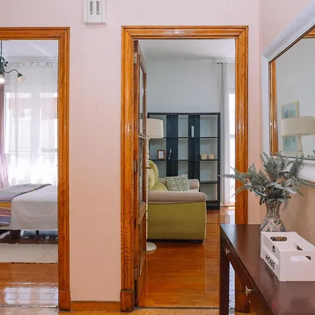 Comodo Y Espacioso En By * Vigo