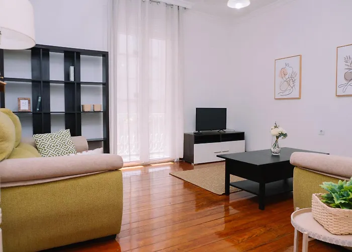 Comodo Y Espacioso En By *