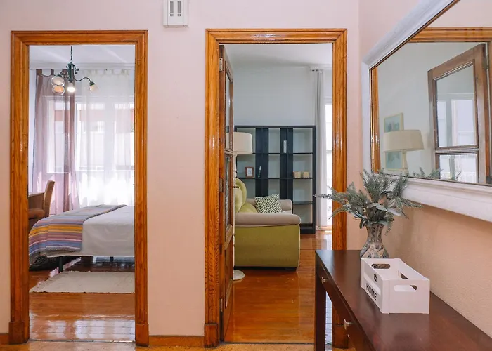 Comodo Y Espacioso En By * Vigo