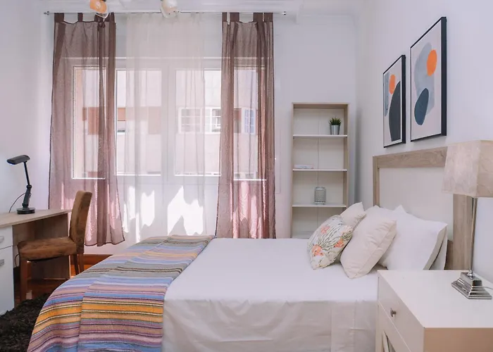 Comodo Y Espacioso En By * Vigo